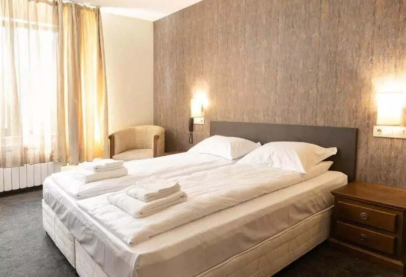 هتل Domenic Free Parking