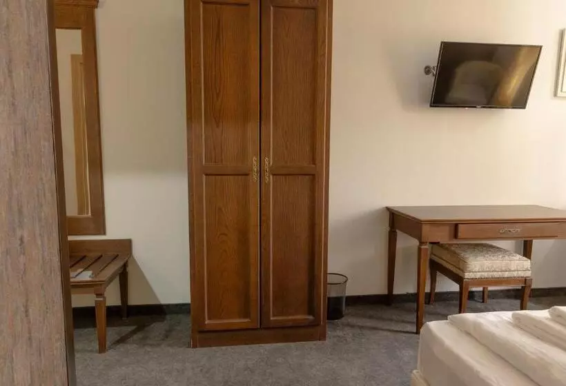 هتل Domenic Free Parking