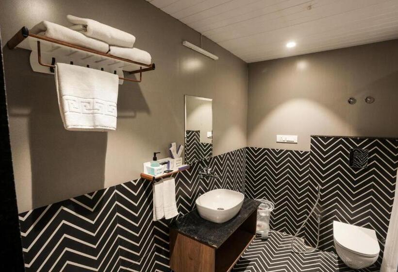 Shrigo Hotel Lake Metro