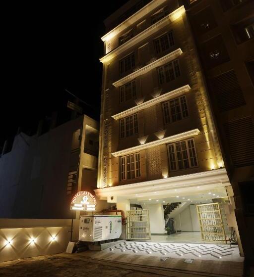 Shrigo Hotel Lake Metro