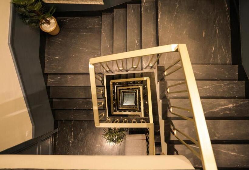 Shrigo Hotel Lake Metro