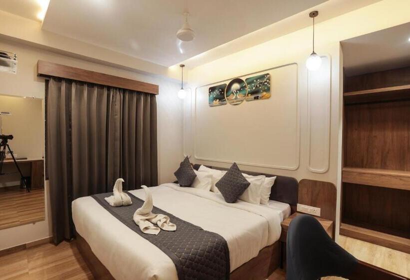 Shrigo Hotel Lake Metro