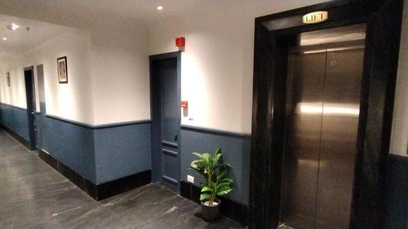 Shrigo Hotel Lake Metro