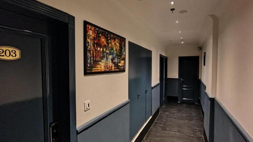 Shrigo Hotel Lake Metro