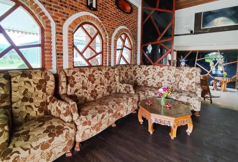 هتل Reddoorz At Jalan Ujung Sampun Berastagi