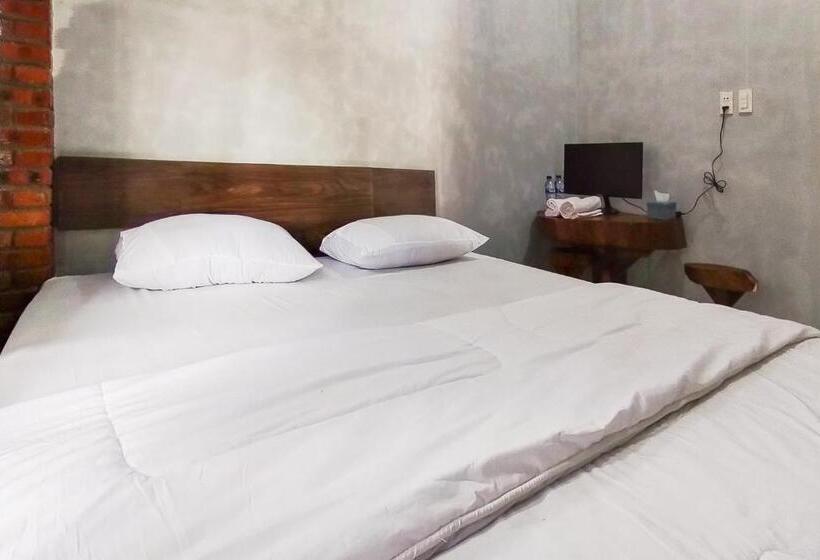 هتل Reddoorz At Jalan Ujung Sampun Berastagi