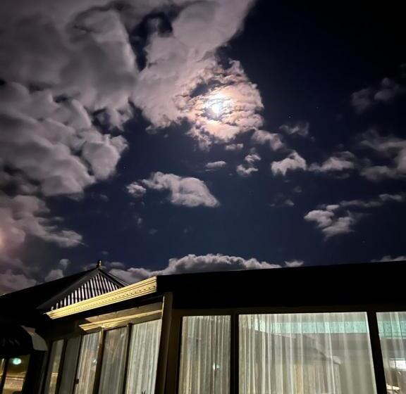 Отель The Continental Wallerawang