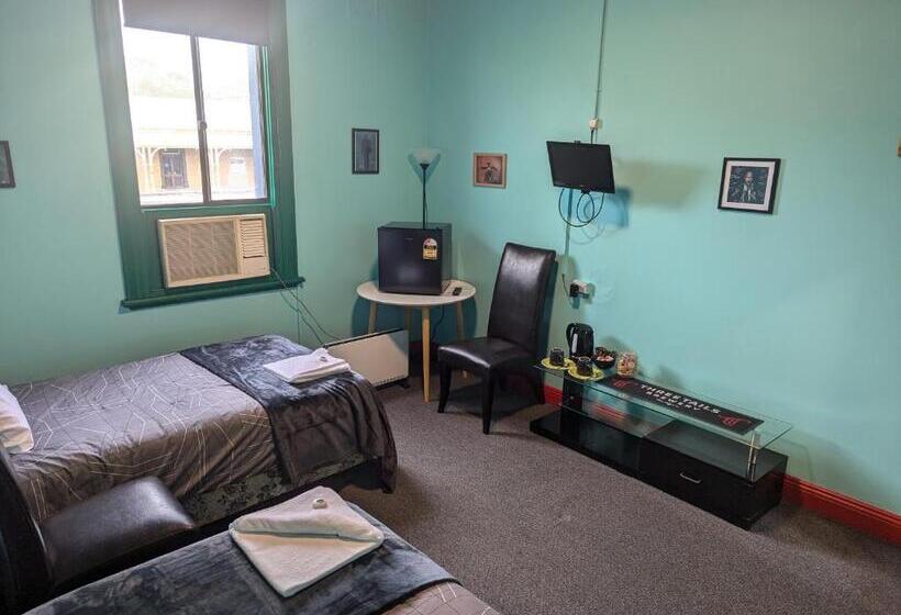 Отель The Continental Wallerawang