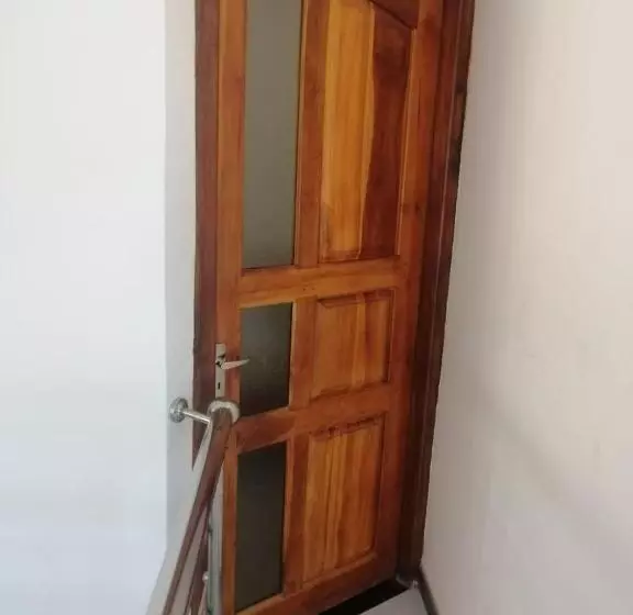 Majatalo Diyasisila