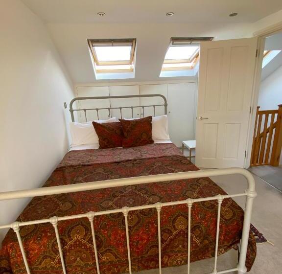 膳宿费 Entire House Wimbledon Lodge