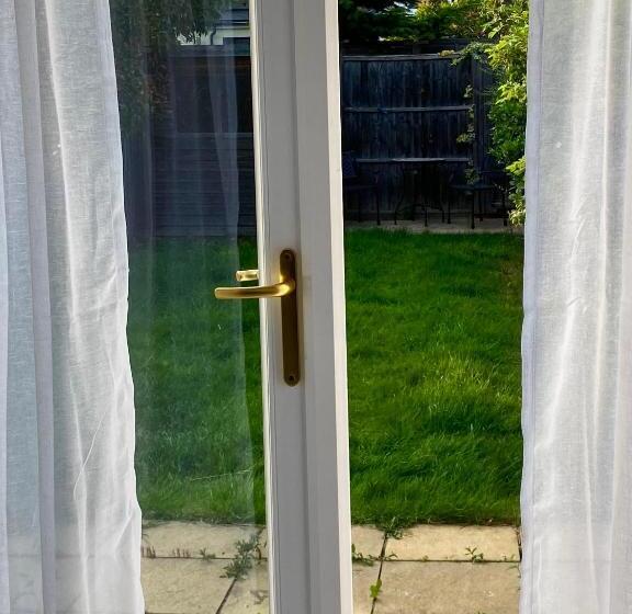 膳宿费 Entire House Wimbledon Lodge