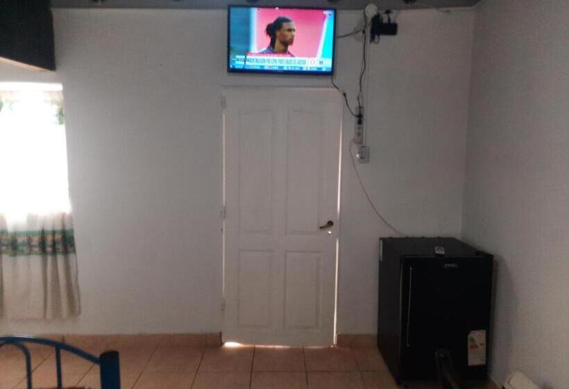 Pansiyon Hostel El Submarino