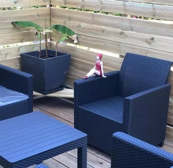 پانسیون Sangatte Guest House Studio Terrace Seafront