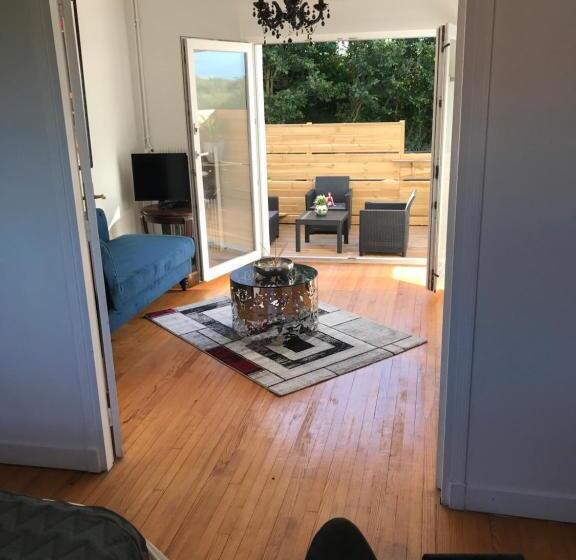 Pension Sangatte Guest House   Studio Terrace   Seafront