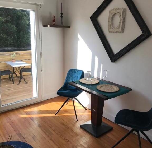 Pension Sangatte Guest House   Studio Terrace   Seafront