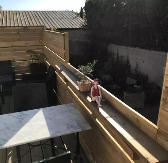 پانسیون Sangatte Guest House Studio Terrace Seafront