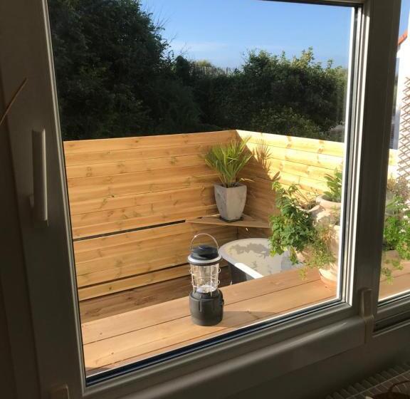 Pension Sangatte Guest House   Studio Terrace   Seafront