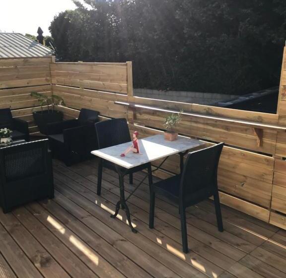 Pension Sangatte Guest House   Studio Terrace   Seafront