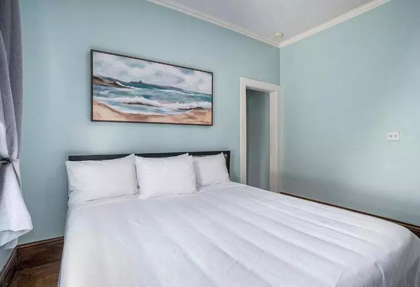 The Grand Inn Apartment Hotel 200