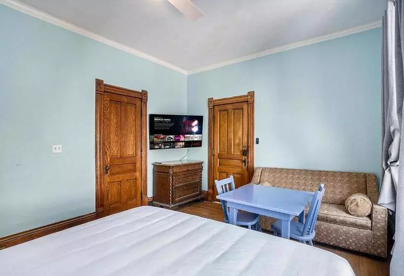 The Grand Inn Apartment Hotel 200