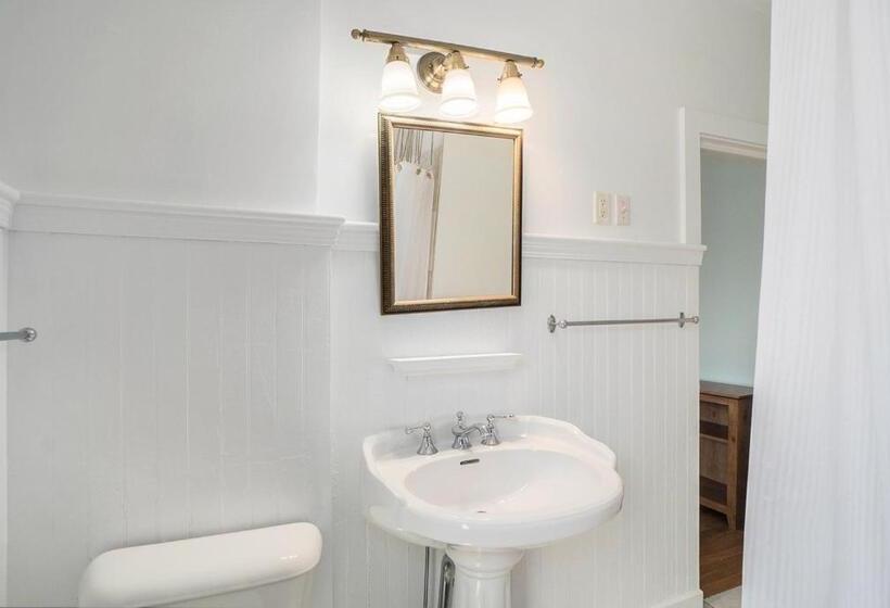 The Grand Inn Apartment Hotel 200