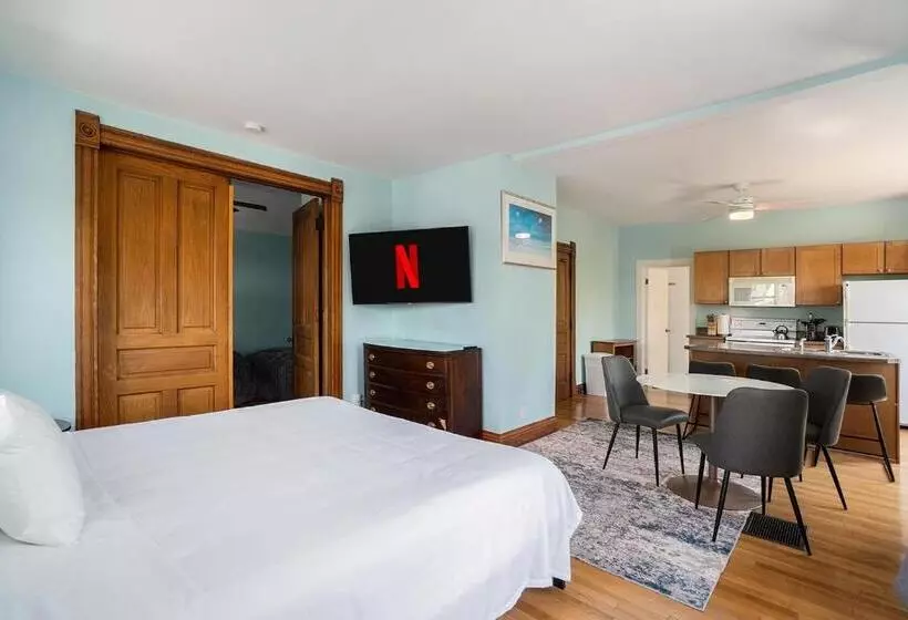 The Grand Inn Apartment Hotel 200