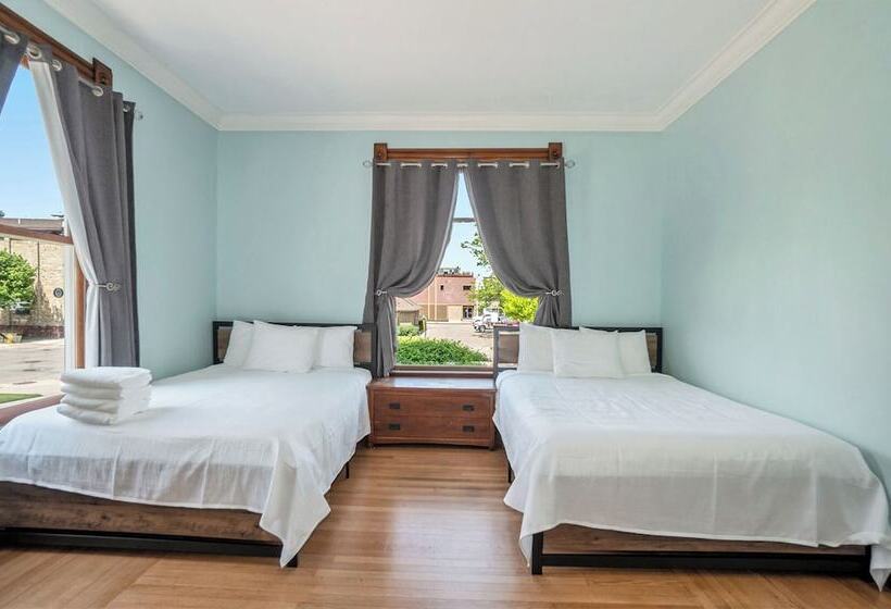 The Grand Inn Apartment Hotel 200