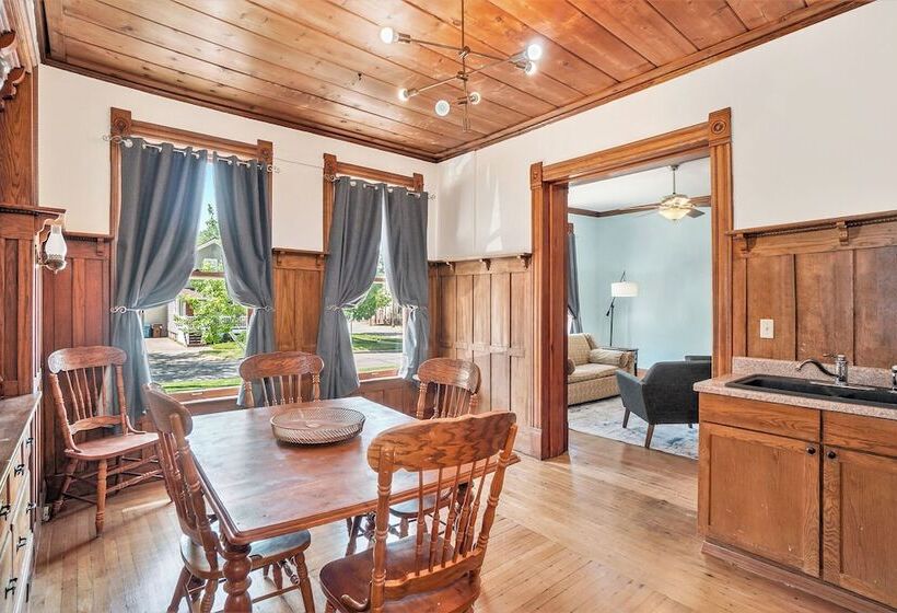 The Grand Inn Apartment Hotel 200