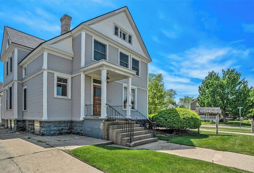 The Grand Inn Apartment Hotel 200