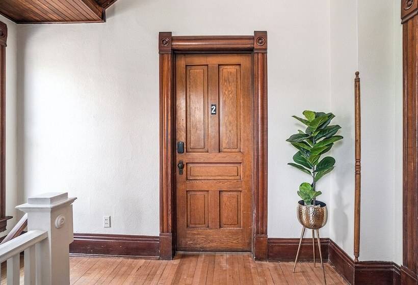 The Grand Inn Apartment Hotel 200