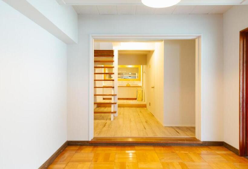 Schronisko 丸亀ゲストハウスババノバ