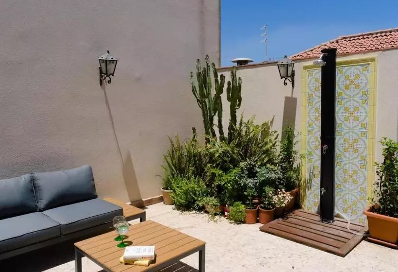 Aamiaismajoitus (B&B) Allure Palace