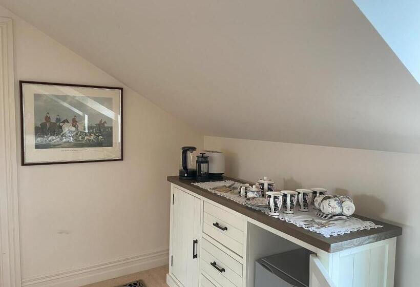 مبيت وإفطار The Loft At Henton Lodge