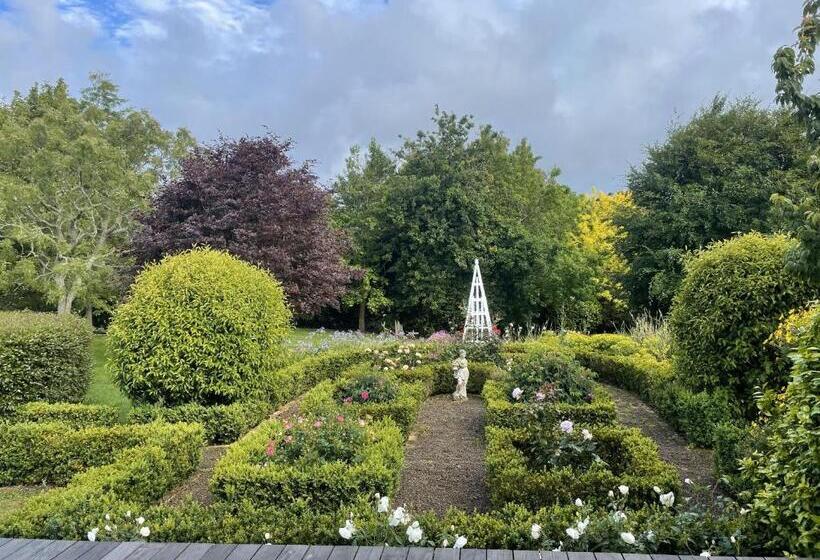 مبيت وإفطار The Loft At Henton Lodge