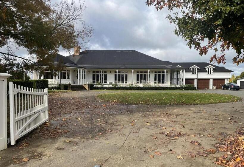 مبيت وإفطار The Loft At Henton Lodge