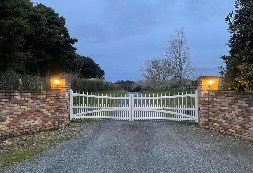 مبيت وإفطار The Loft At Henton Lodge