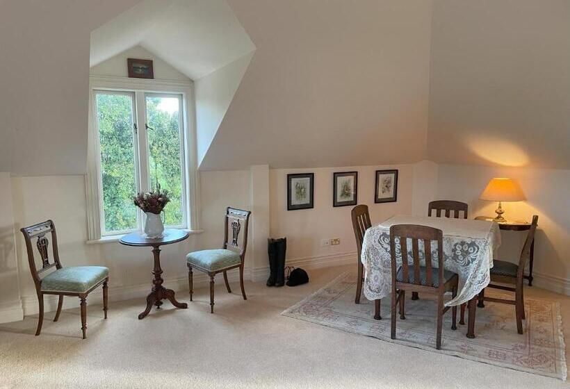 مبيت وإفطار The Loft At Henton Lodge