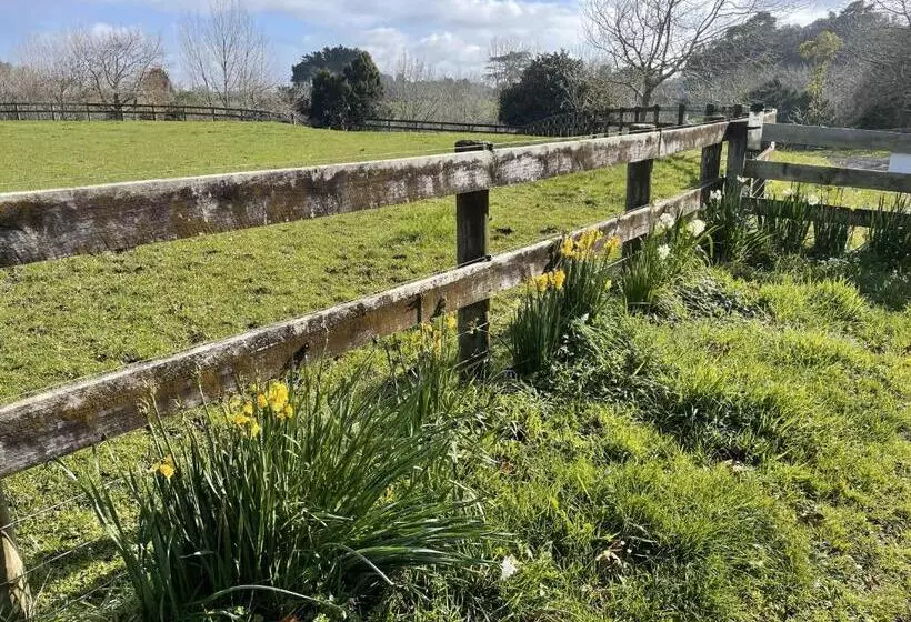 Aamiaismajoitus (B&B) The Loft At Henton Lodge