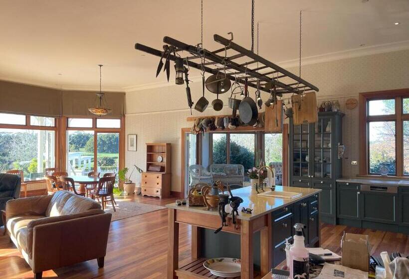 مبيت وإفطار The Loft At Henton Lodge