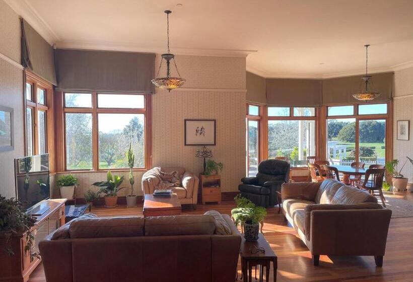 مبيت وإفطار The Loft At Henton Lodge