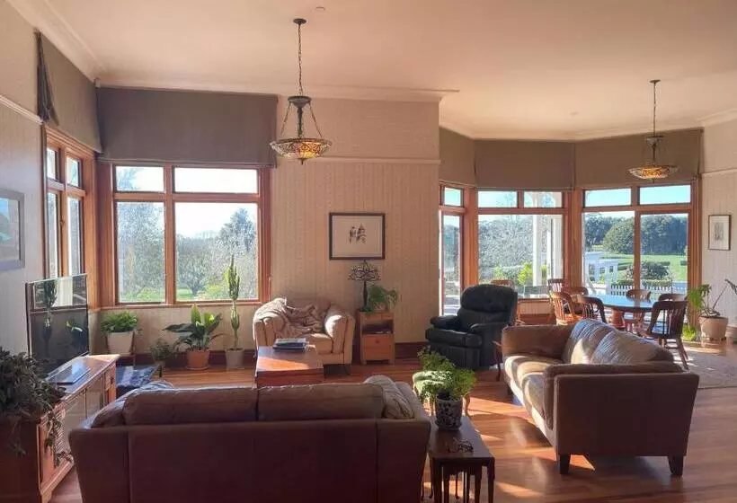 Aamiaismajoitus (B&B) The Loft At Henton Lodge