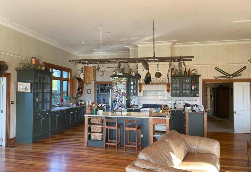 مبيت وإفطار The Loft At Henton Lodge