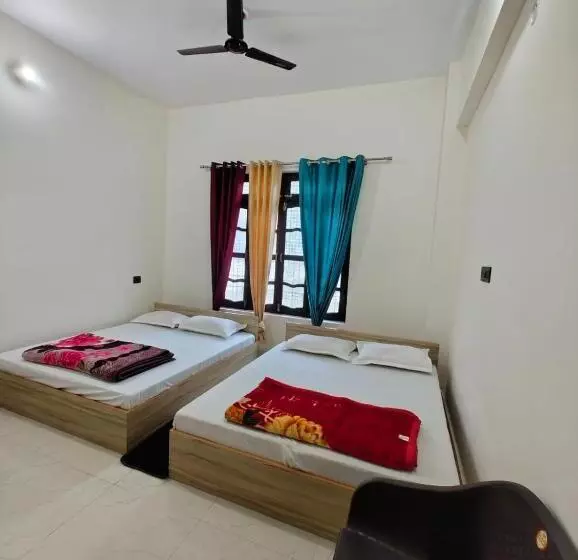 Hotelli Abhishek Guest House