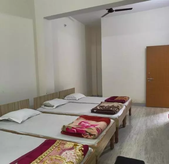 Hotelli Abhishek Guest House