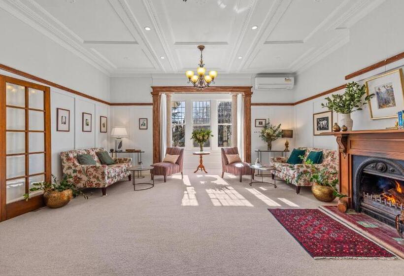 호텔 Eastview Estate