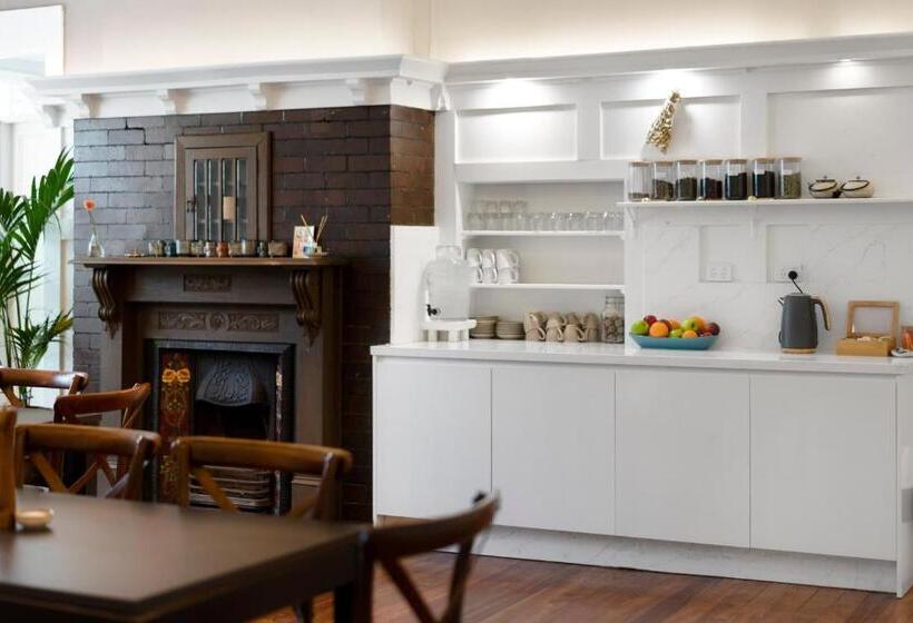 호텔 Eastview Estate