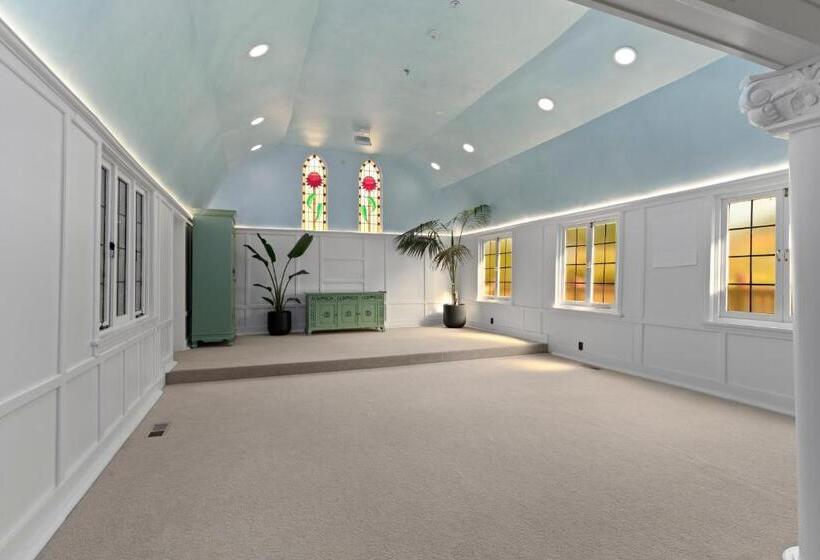 호텔 Eastview Estate