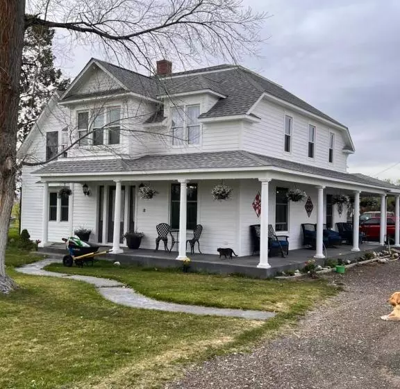 Hudson House Bed And Breakfast