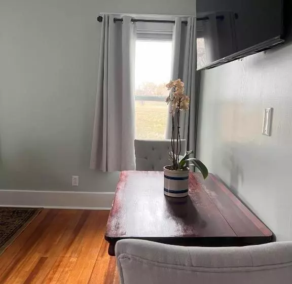 Hudson House Bed And Breakfast