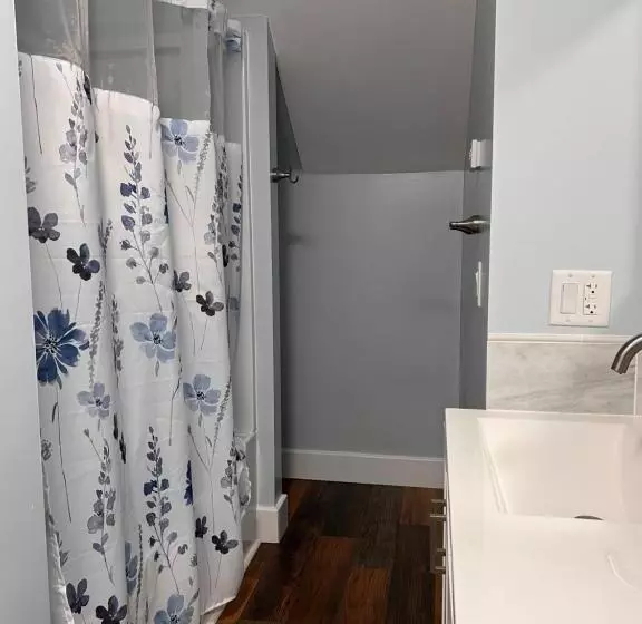 Hudson House Bed And Breakfast